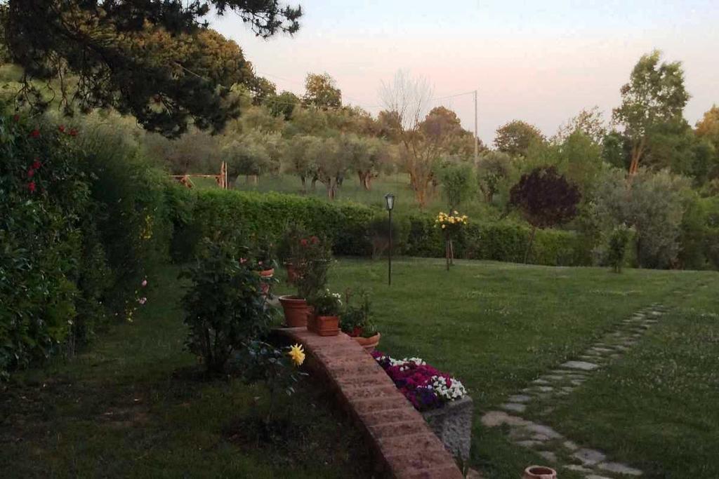 Agriturismo La Bicocca - Apt. "Il Leccio" Castel Rigone Стая снимка