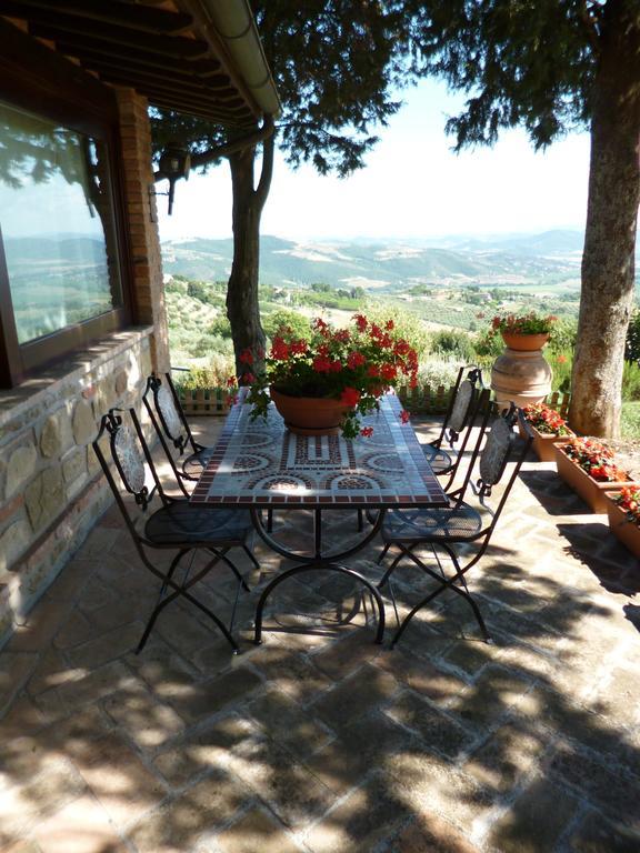 Agriturismo La Bicocca - Apt. "Il Leccio" Castel Rigone Стая снимка